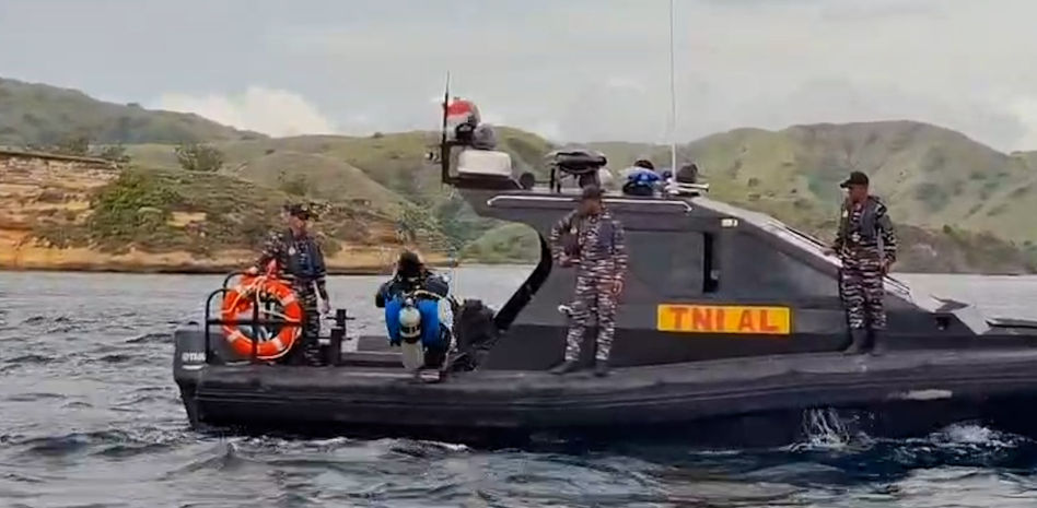 Los familiares de los desaparecidos en Indonesia piden que “continúen sus esfuerzos buscando”