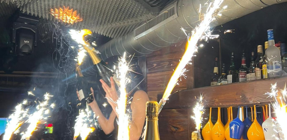 La policía interroga a la pareja de propietarios del bar Le Constellation en Crans-Montana