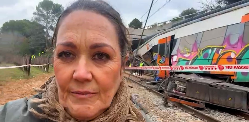 Así avanzan los trabajos para despejar la vía tras el accidente de tren en Gelida