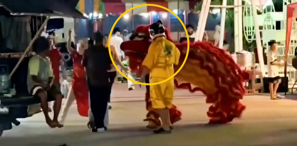 La policía tailandesa se disfraza de león del Año Nuevo Lunar para arrestar a un ladrón