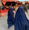 Los talibanes obligan a las mujeres a usar el burka