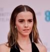 Emma Watson regresa a la alfombra roja con un peinado de los años 2000