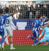 El Espanyol paga caros dos errores defensivos ante un rocoso Alavés