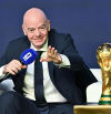 Infantino plantea la posibilidad de que la FIFA retire el veto a Rusia: “Es algo que tenemos que hacer, al menos en categorías inferiores”