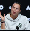 Whoop: la pulsera de la discordia que el Open de Australia prohíbe a Alcaraz, Sabalenka y Sinner