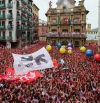 El chupinazo de los Sanfermines sumerge a Pamplona en nueve días de fiesta multitudinaria