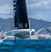 Impresionante entrada al podio del Alinghi Red Bull en la Puig Copa del América Femenina