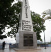 La caída del monumento a China en Panamá