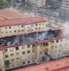 Seis intoxicados y varios edificios desalojados en un incendio avivado por el viento en Alicante