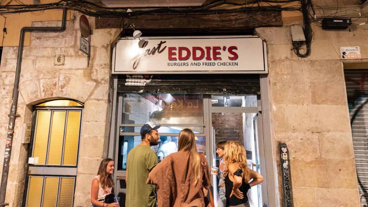 Fast Eddies, de clandestino a hamburguesería de éxito