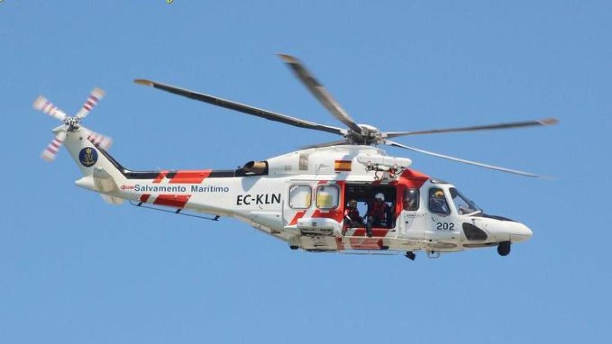 Tres helicópteros buscan un velero desaparecido desde el día de la fuerte tempestad en Mallorca