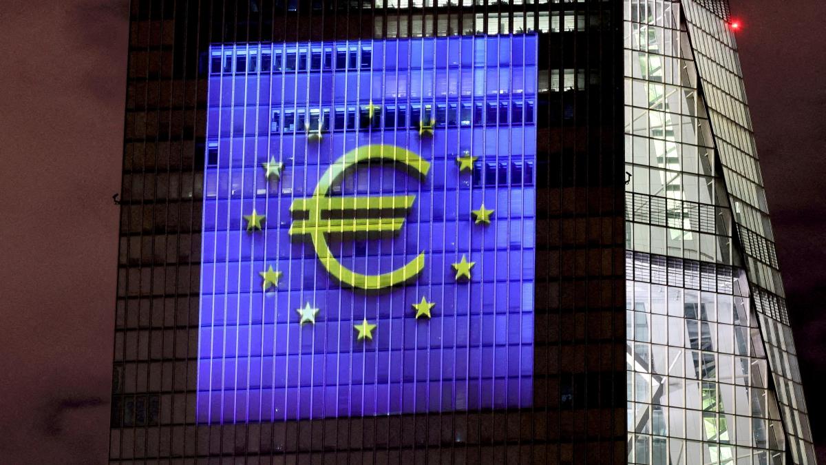 El euro toca mínimos en 20 años en medio de las dudas sobre Europa