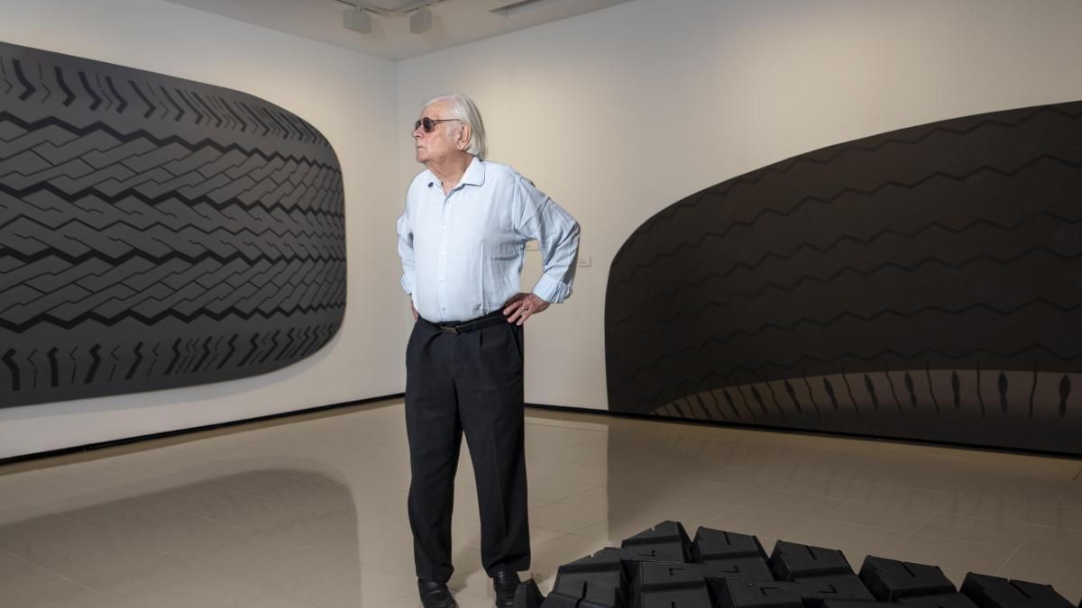 Peter Stämpfli, el artista pop que solo pinta neumáticos de coche: “Soy un incomprendido”