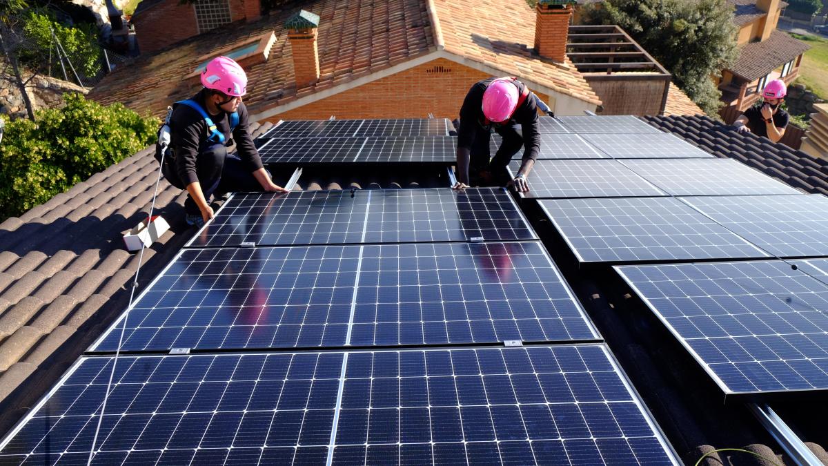 Holaluz logra un aplazamiento de la banca a la espera de la entrada de Icosium