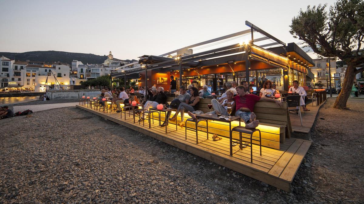 Cadaqués llora el cierre del emblemático Boia