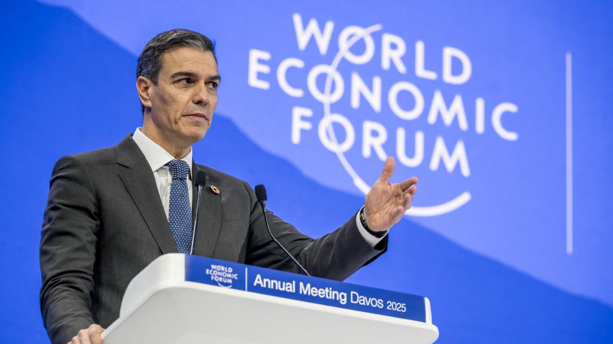 Sánchez dice que hay que tener en cuenta “la cohesión territorial” en la opa del BBVA