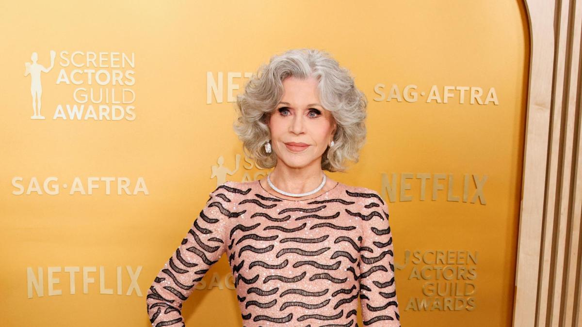 Jane Fonda, actriz, 87 años: “Si tienes un padre que no es capaz de estar presente, eso tiene un impacto brutal en tu autoestima”