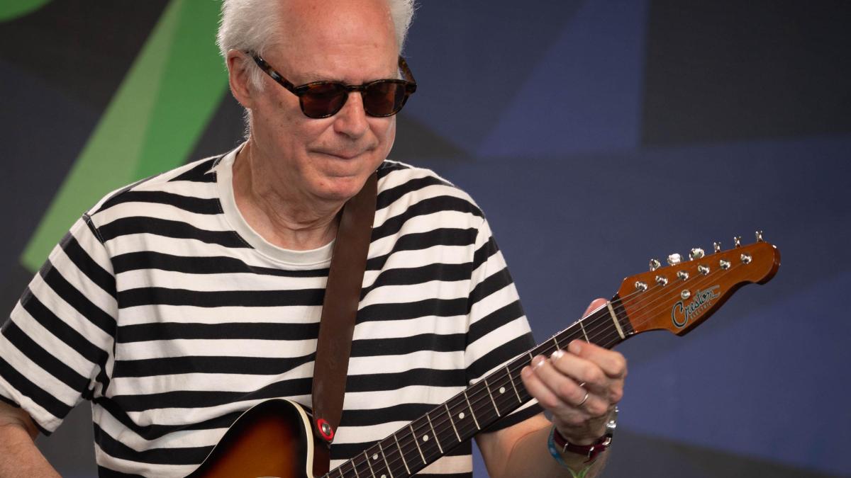 Bill Frisell, el hombre que tocó con Elvis Costello o Caetano Veloso: “Cuanto más viejo, más música”