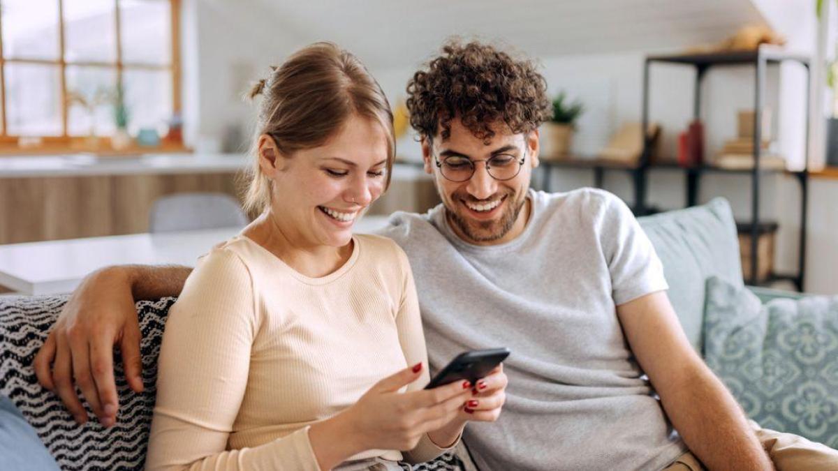 ¿Merece la pena abrir una cuenta conjunta? Pros, contras y mejores opciones