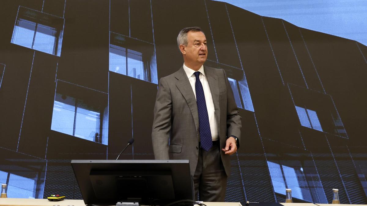 El Sabadell convoca dos juntas consecutivas para cumplir con el deber de pasividad