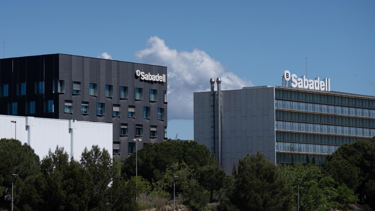 El plan de prejubilaciones del Banc Sabadell afecta a unas 300 personas