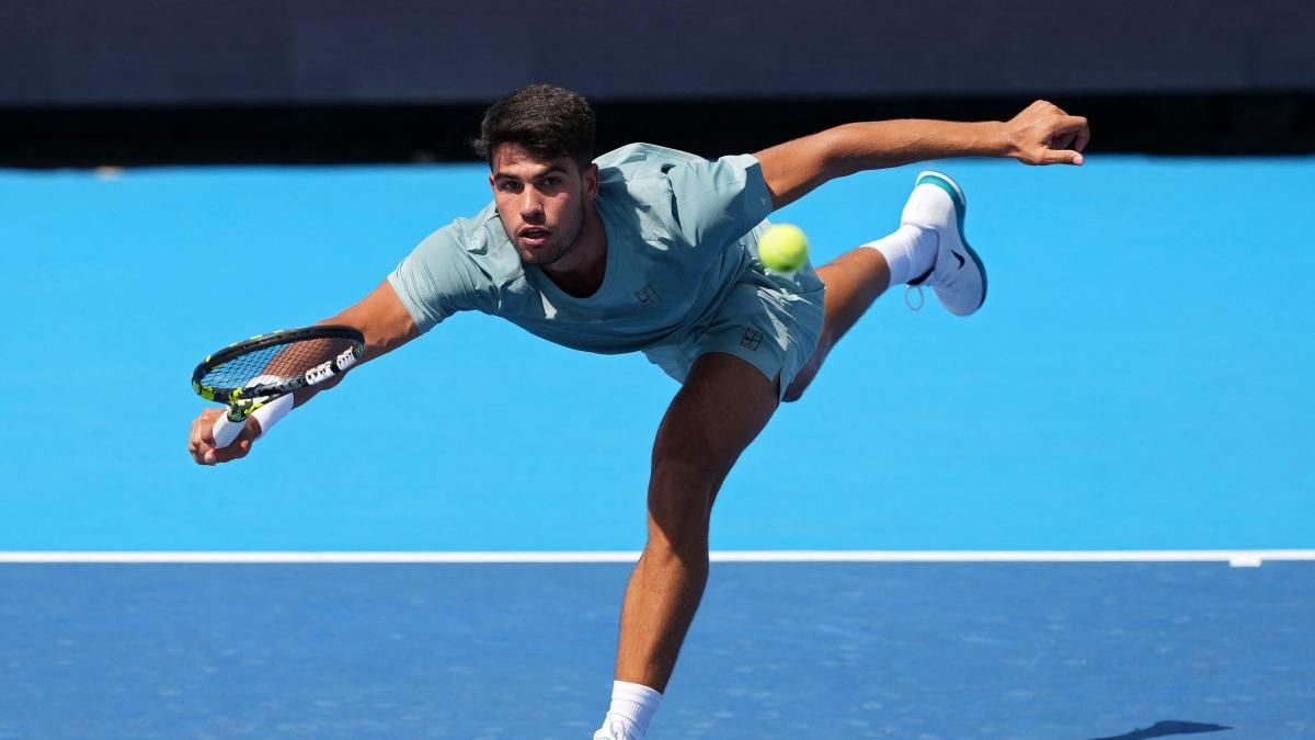 Alcaraz debuta en pista dura con interferencias tras 28 días de “estar off, off”