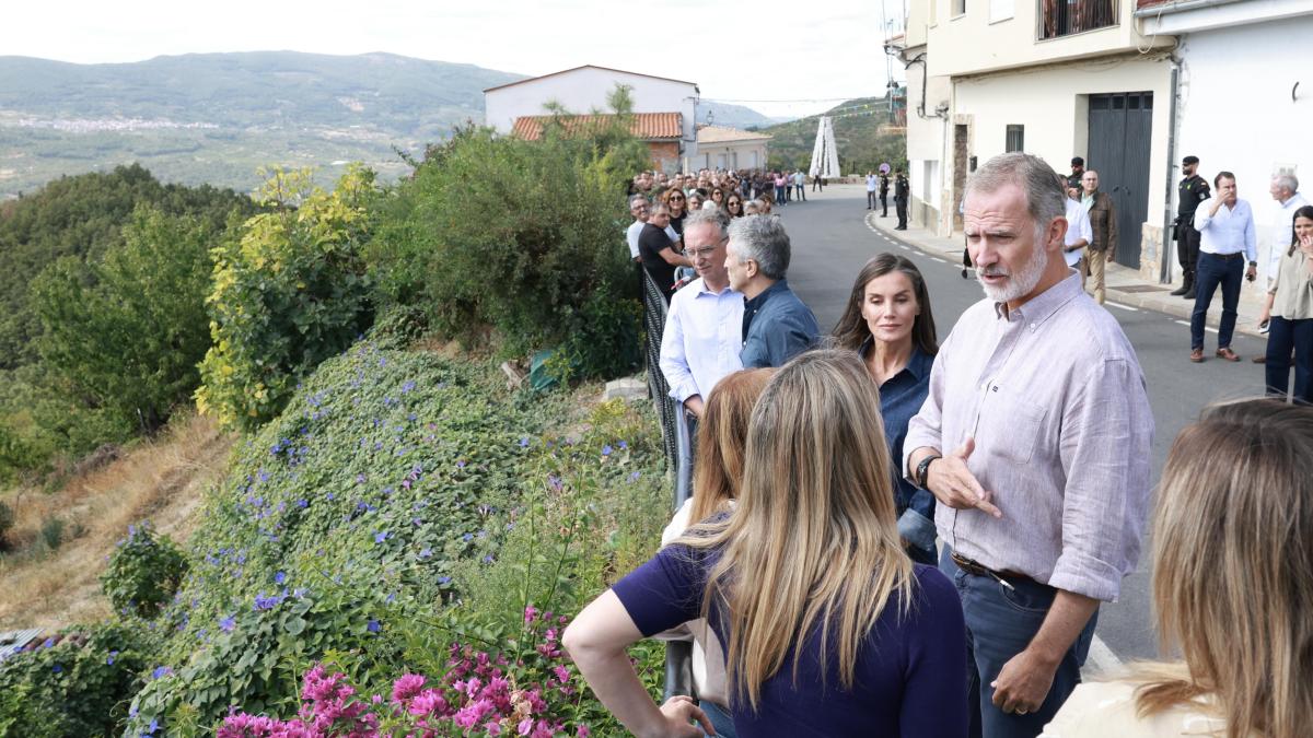 El Rey invita a visitar las zonas por las que pasó el fuego para ayudar a los afectados