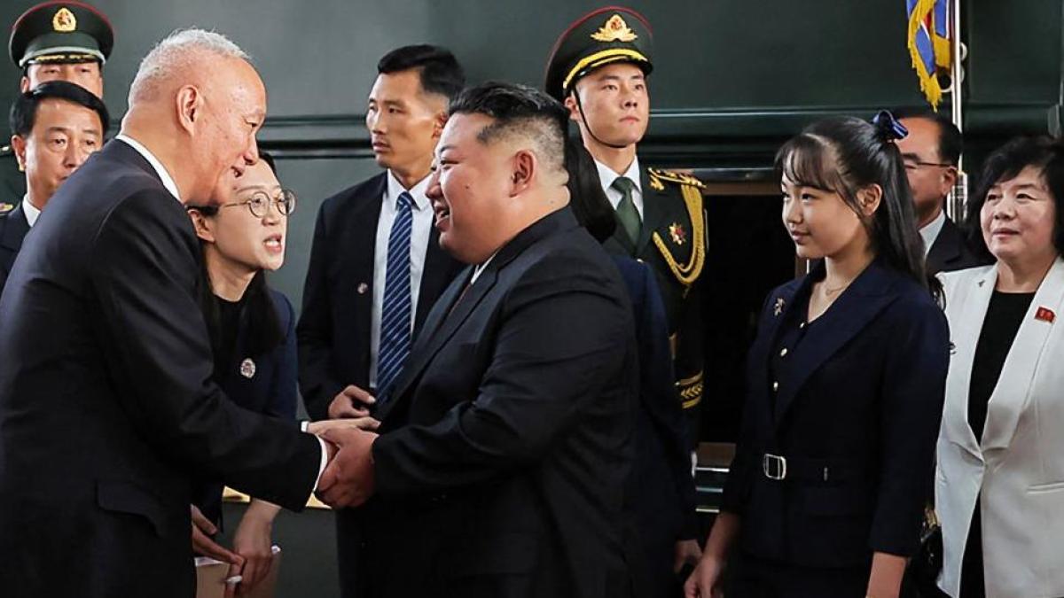 La hija de Kim Jong Un, considerada como la “más probable sucesora”, acompaña a su padre en Pekín