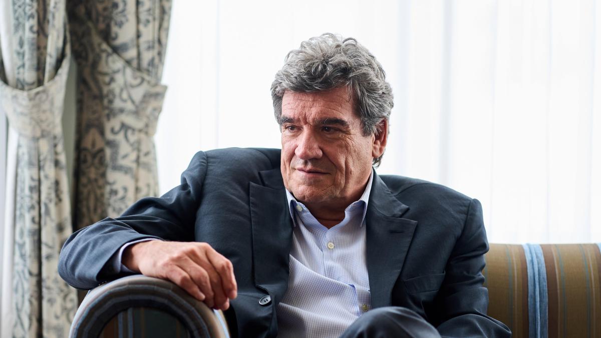 Escrivá pide cambios regulatorios para agilizar operaciones como la del BBVA y el Sabadell