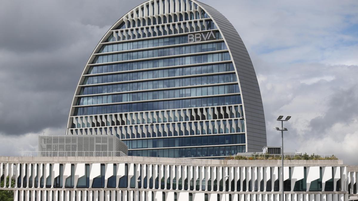 El BBVA informa a los sindicatos de un plan de salidas voluntarias, según UGT