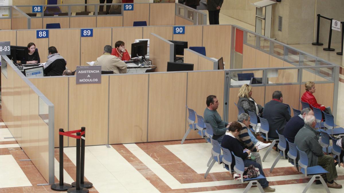 Jornada de 35 horas para los funcionarios: a quién afecta, cuándo se implanta y otras claves