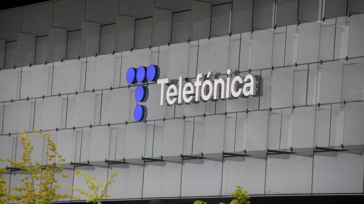 Telefónica y BBVA rompen una relación histórica con la venta de acciones y salidas del consejo