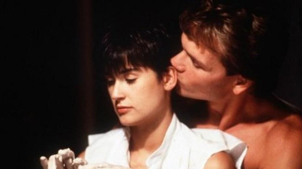 Demi Moore desvela que aún guarda las vasijas de barro que hizo con Patrick Swayze en Ghost