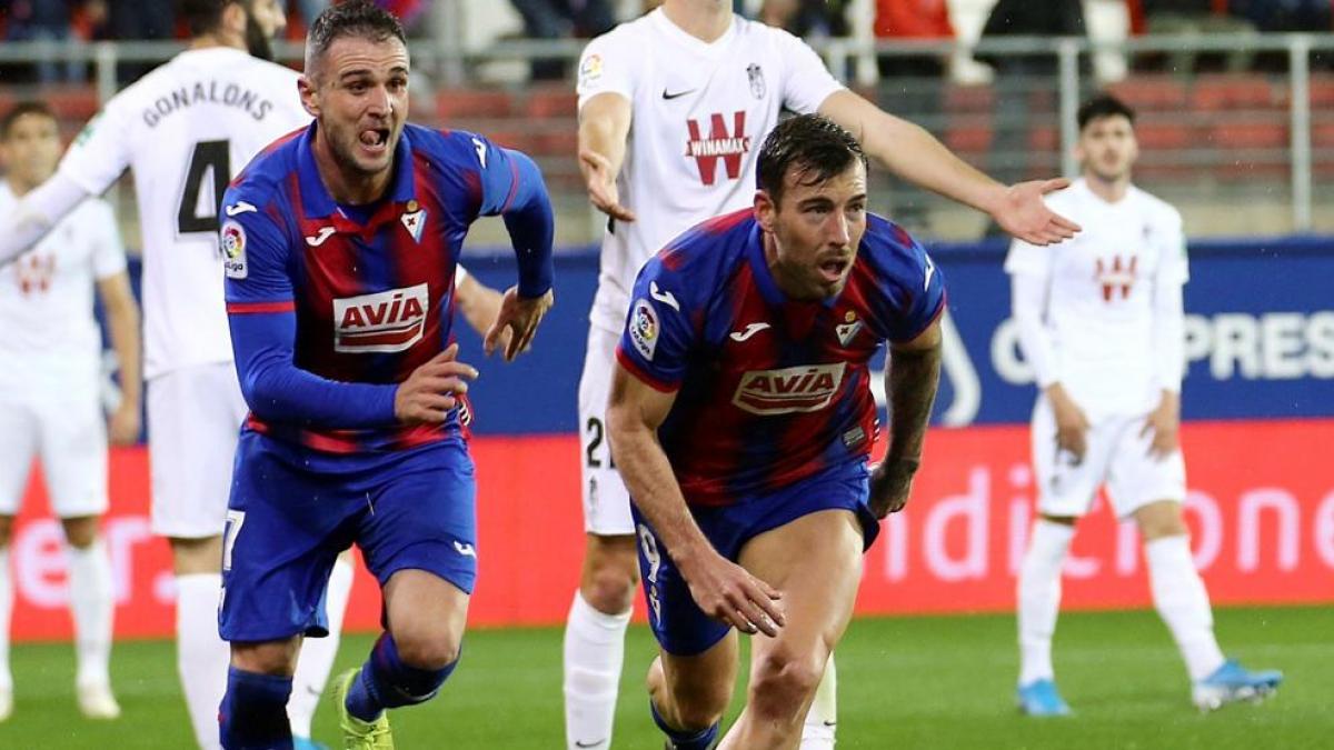 La afición del Schalke 04 frena el fichaje de Sergi Enrich por su polémico vídeo sexual