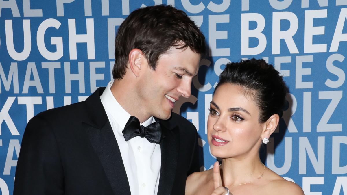 Ashton Kutcher y Mila Kunis confiesan que solo lavan a sus hijos cuando se les ve la roña