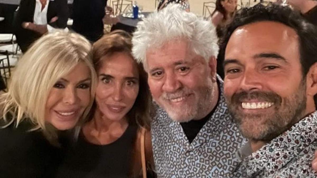 María Patiño, como una fan más al encontrarse con Pedro Almodóvar