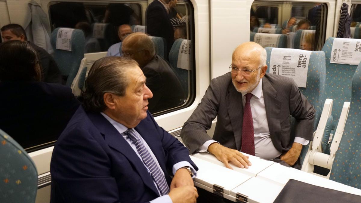 Vicente Boluda, galardonado con la Legión de Honor otorgada por la República Francesa