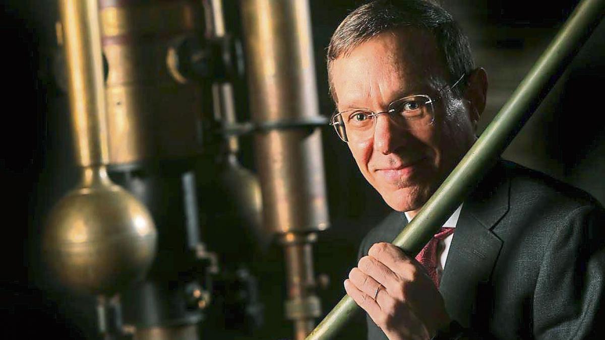 “Oumuamua nos enseña a no enviar cuerpos al espacio, solo cerebros”