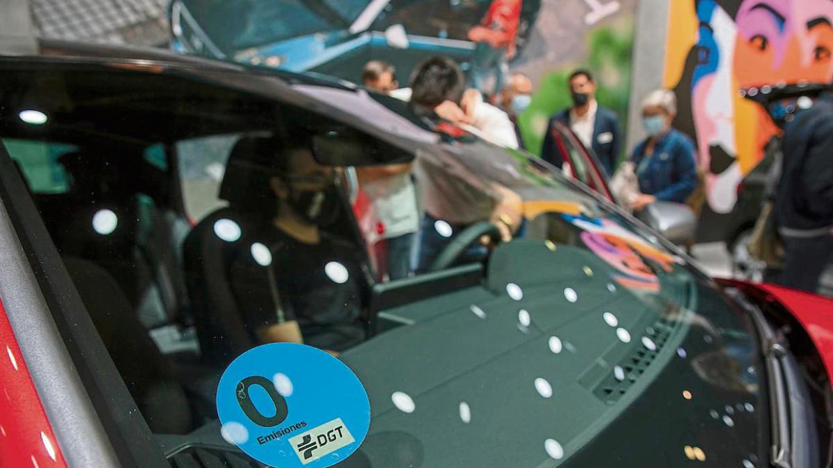 ¿Por qué el coche eléctrico no despega en España? “El 70% prefiere un coche de ocasión”