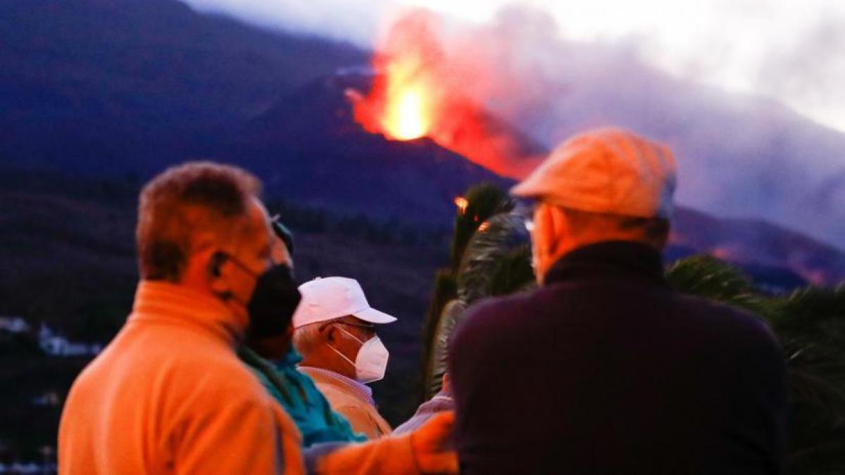 ¿Por qué vuelve a abombarse la isla de La Palma?