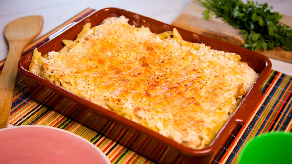Cómo preparar esta sencilla receta de macarrones nevados al horno