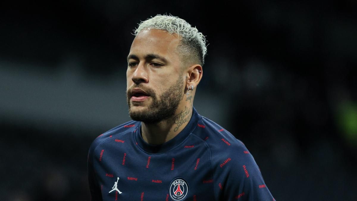 Neymar, cartón piedra