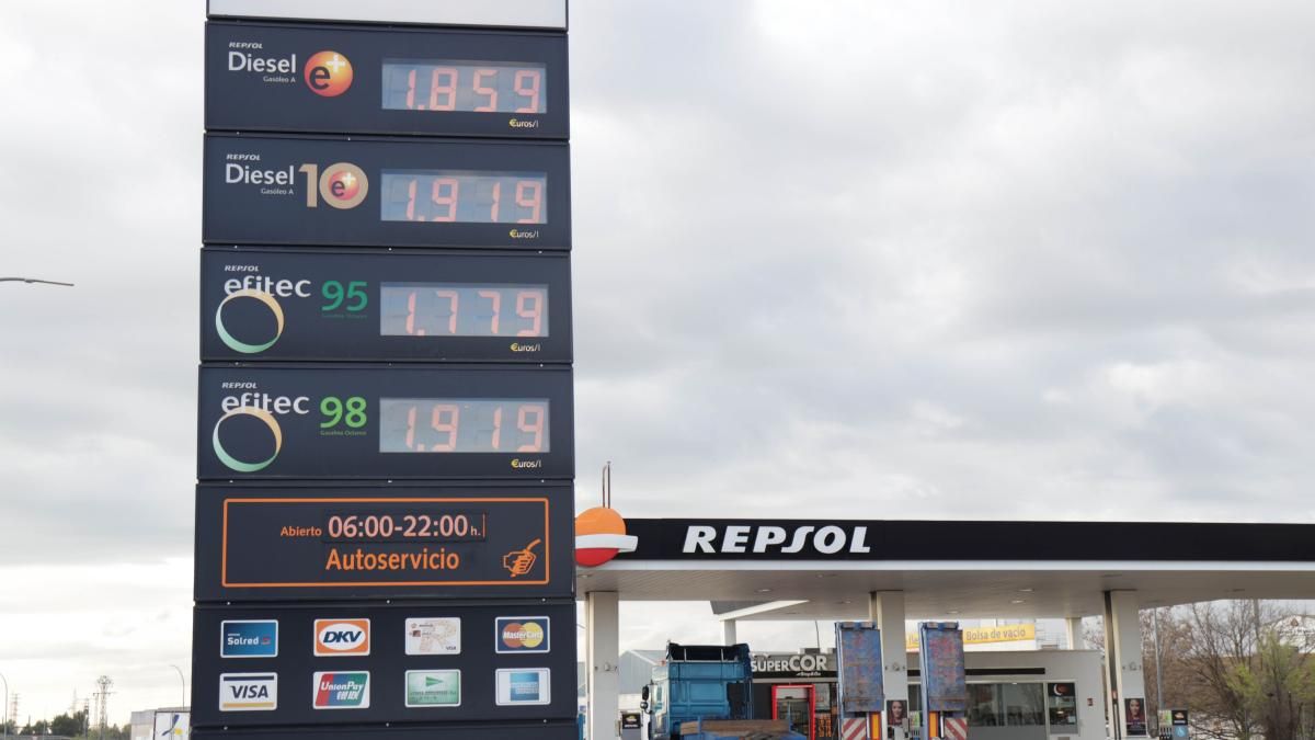 FACUA denuncia a más de 200 gasolineras por subir precios: Repsol, ES Carburantes, Farruco SA, Cepsa, Galp, MaxOil y BP