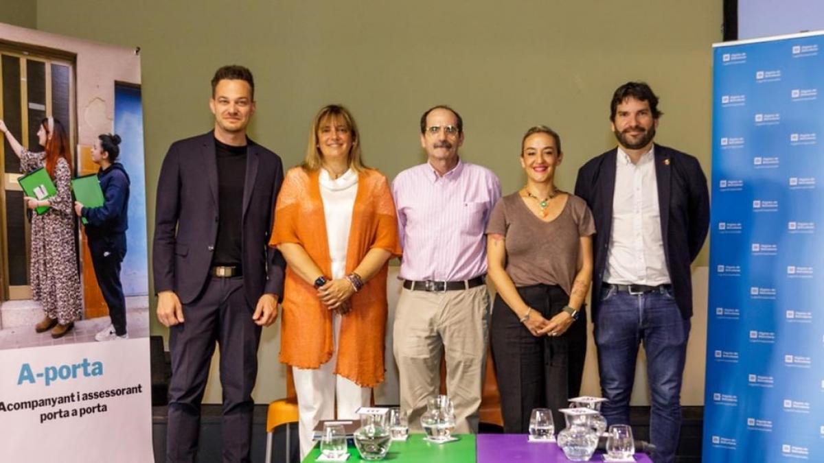 Las asociaciones catalanas de vecinos promueven un programa de ayuda en Barcelona