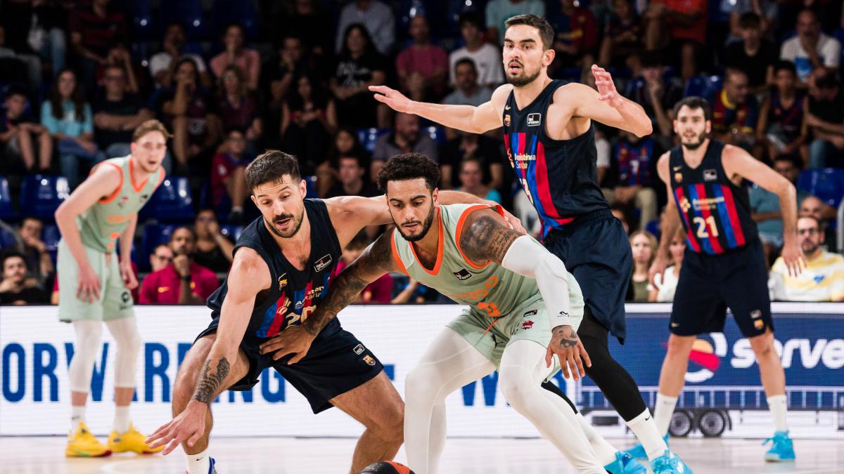 El Barça reacciona ante el Baskonia y la Penya cae en la prórroga en Valencia