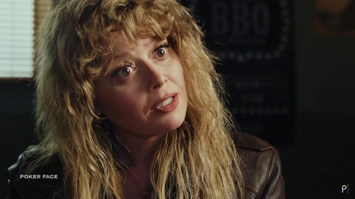 Así es ‘Poker Face’, la comedia de misterio de Rian Johnson de ‘Puñales por la espalda’