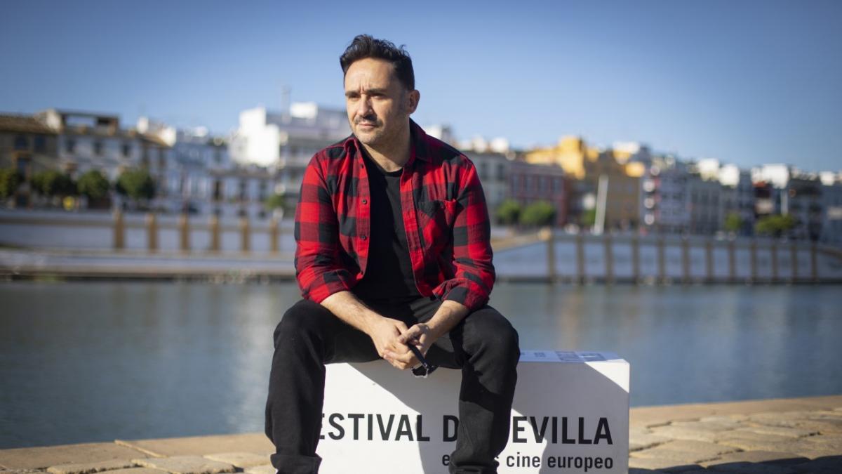 Juan Antonio Bayona llevará al cine A sangre y fuego, de Chaves Nogales
