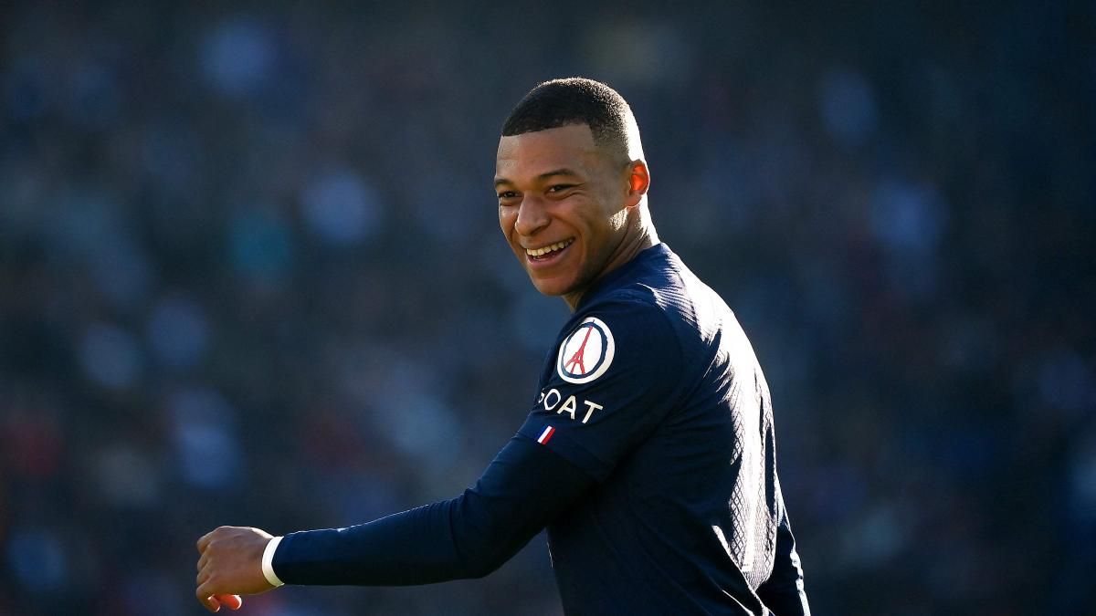 El feo gesto de Mbappé a un rival tras la goleada del PSG al Auxerre
