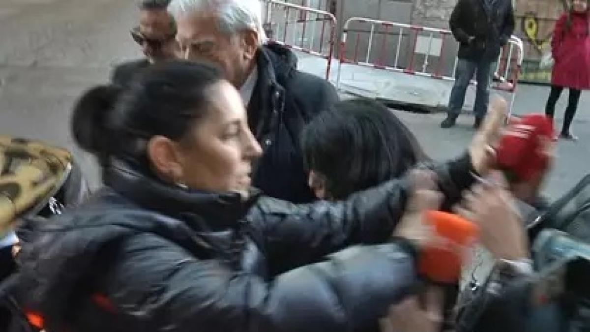 Morgana Vargas Llosa carga contra los periodistas en la llegada de Mario a su casa