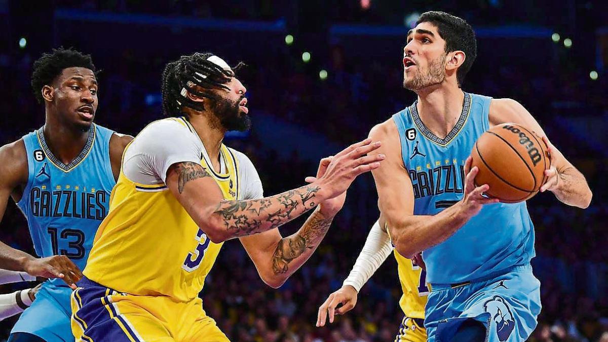Aldama se pierde el debut con los Grizzlies por un esguince de tobillo